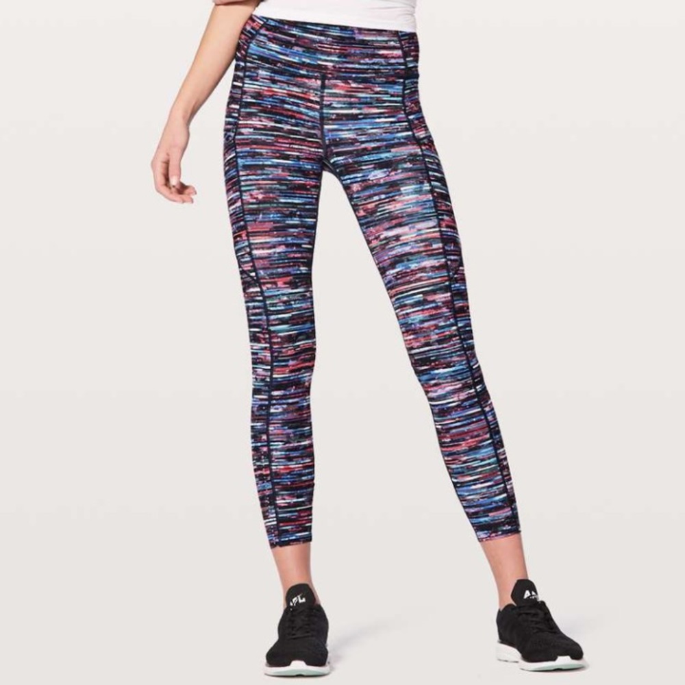 Lululemon Fast & Free size 4 Hinshu white multi